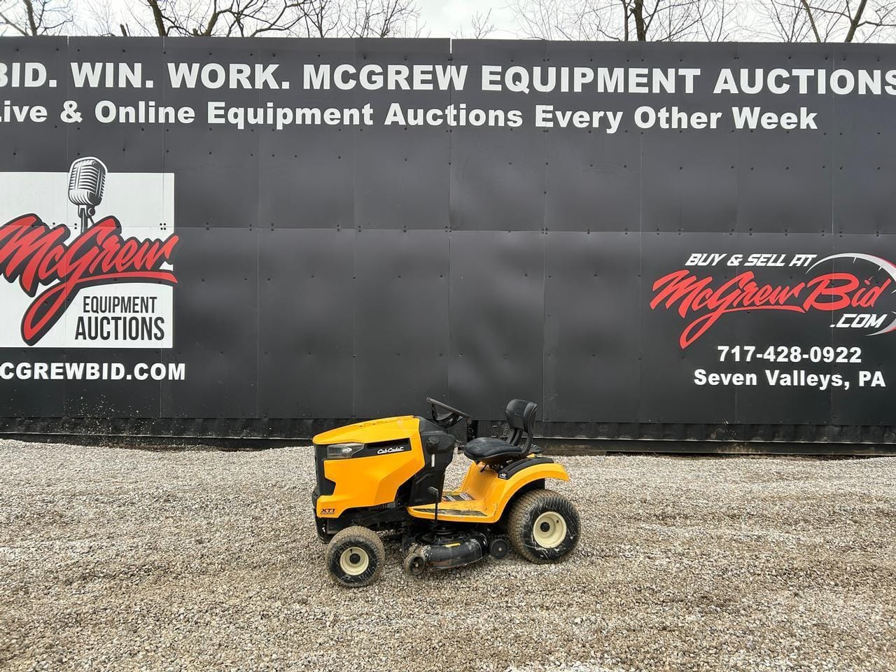 Cub Cadet XT1 LT42 Equipment Image0