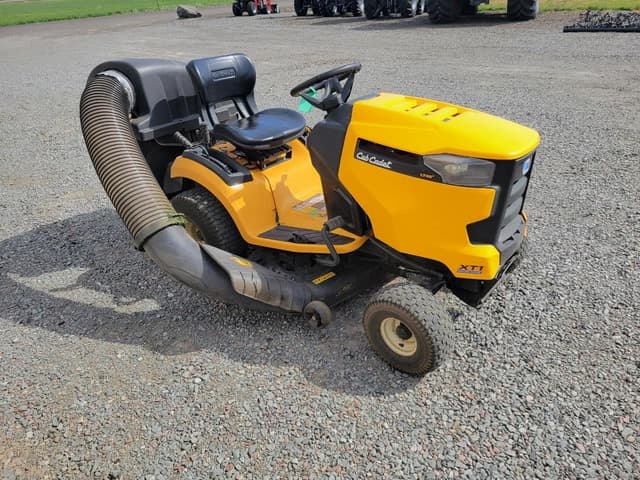 Image of Cub Cadet XT1 LT42 equipment image 1