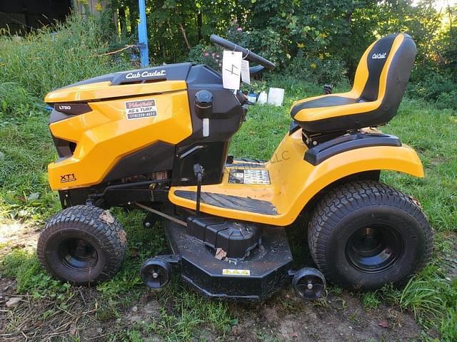 Image of Cub Cadet XT1 LT50 equipment image 3