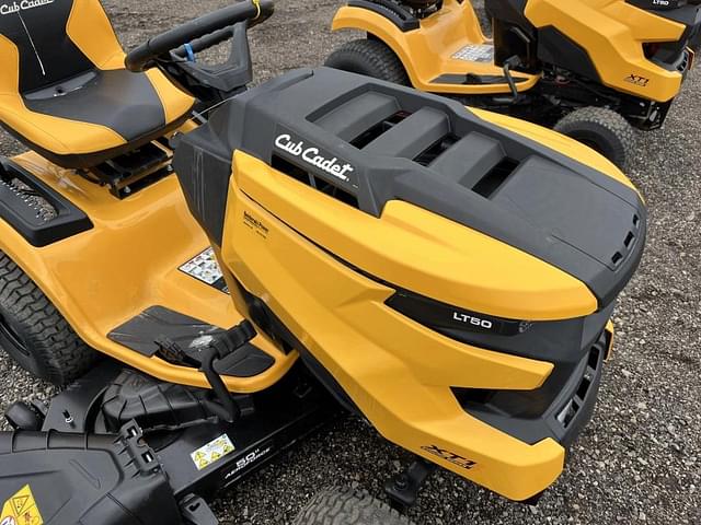 Image of Cub Cadet XT1 LT50 equipment image 4