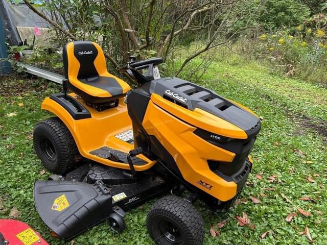 Image of Cub Cadet XT1 LT50 equipment image 2