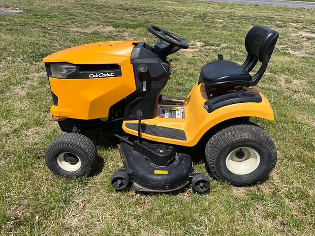Image of Cub Cadet XT1 LT50 equipment image 1