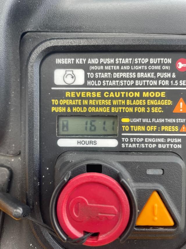 Image of Cub Cadet XT2 equipment image 4