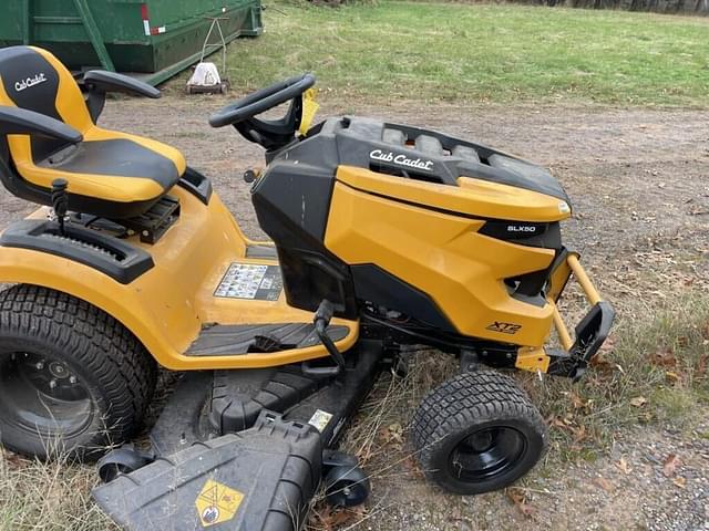 Image of Cub Cadet XT2 equipment image 4