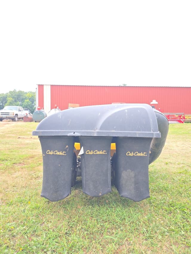 Image of Cub Cadet XT2 equipment image 2
