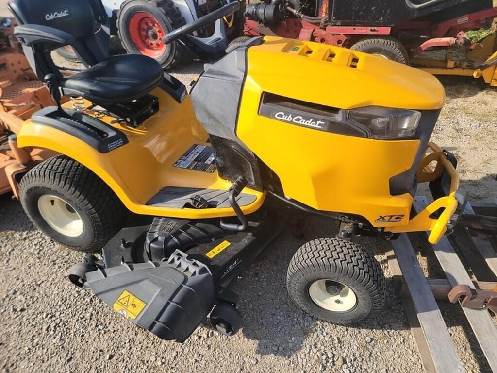 Main image Cub Cadet XT2