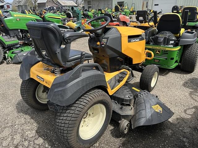 Image of Cub Cadet XT2 equipment image 2