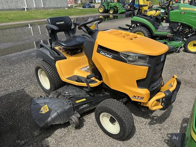 Image of Cub Cadet XT2 equipment image 3