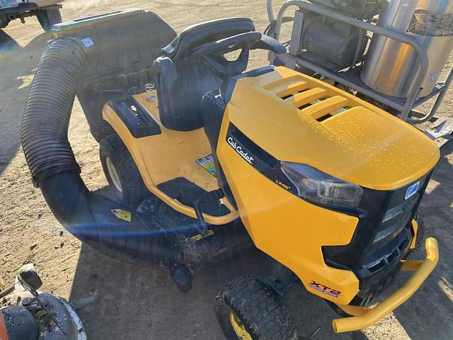 Image of Cub Cadet XT2 LX46 equipment image 1