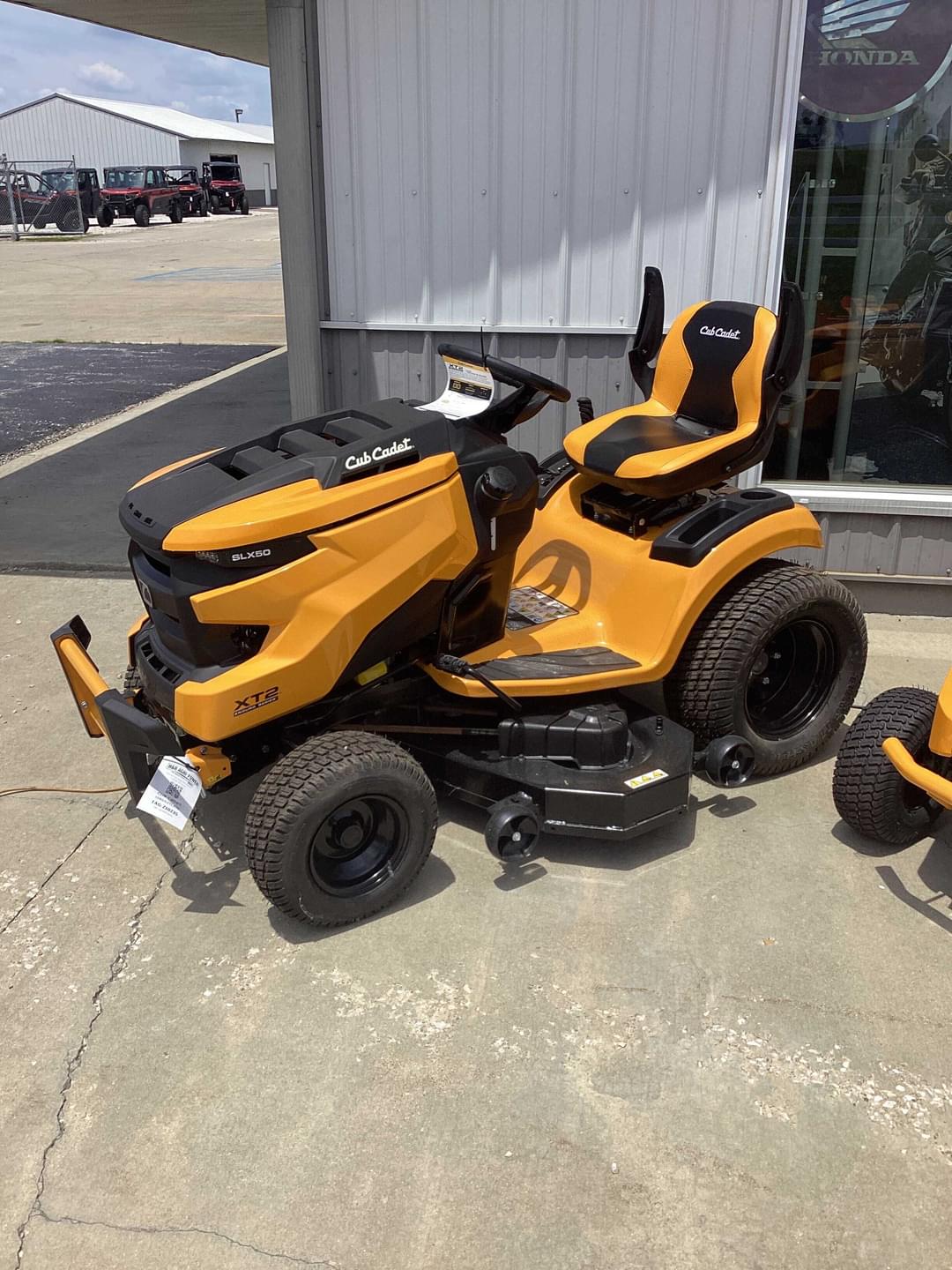 Image of Cub Cadet XT2 SLX50 Primary Image