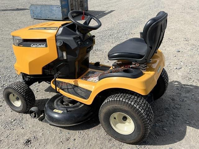 Image of Cub Cadet XT1 equipment image 3