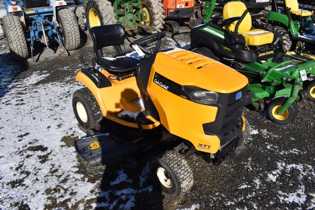 Cub Cadet XT1 Equipment Image0