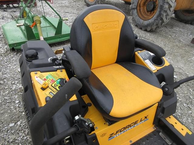 Image of Cub Cadet Z-Force LX equipment image 2