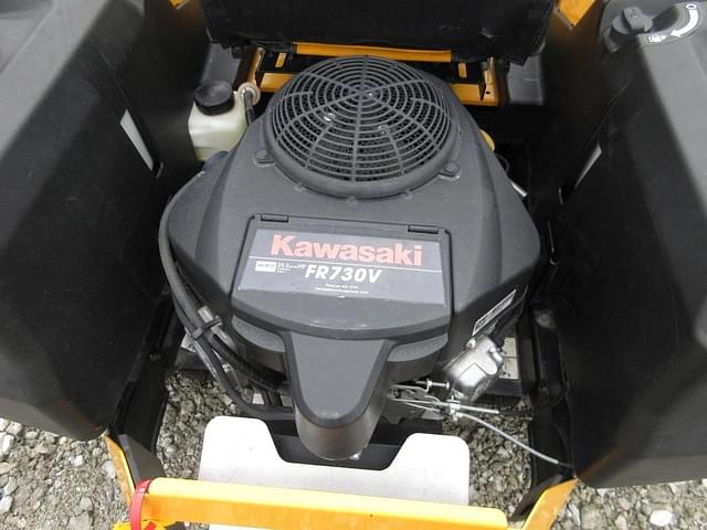 Image of Cub Cadet Z-Force LX equipment image 4