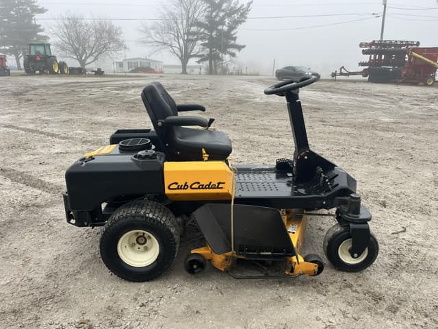 Image of Cub Cadet Z-Force S48 equipment image 1