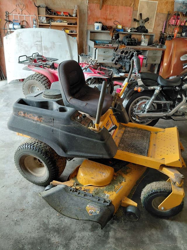 Image of Cub Cadet RZT equipment image 2