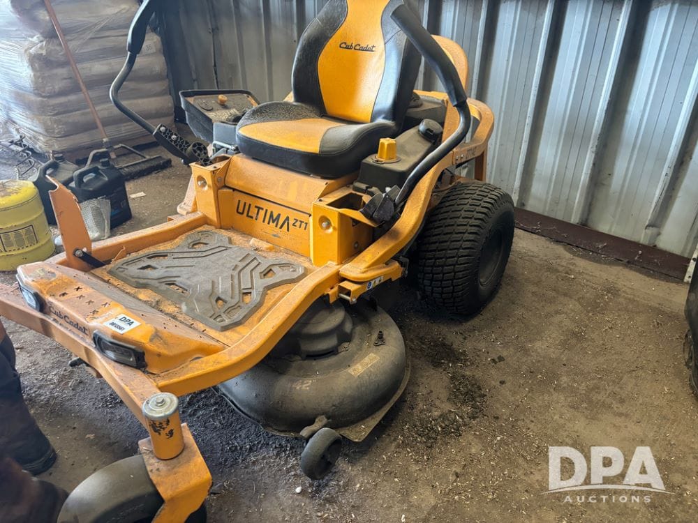 Cub Cadet Ultima ZT1 Equipment Image0
