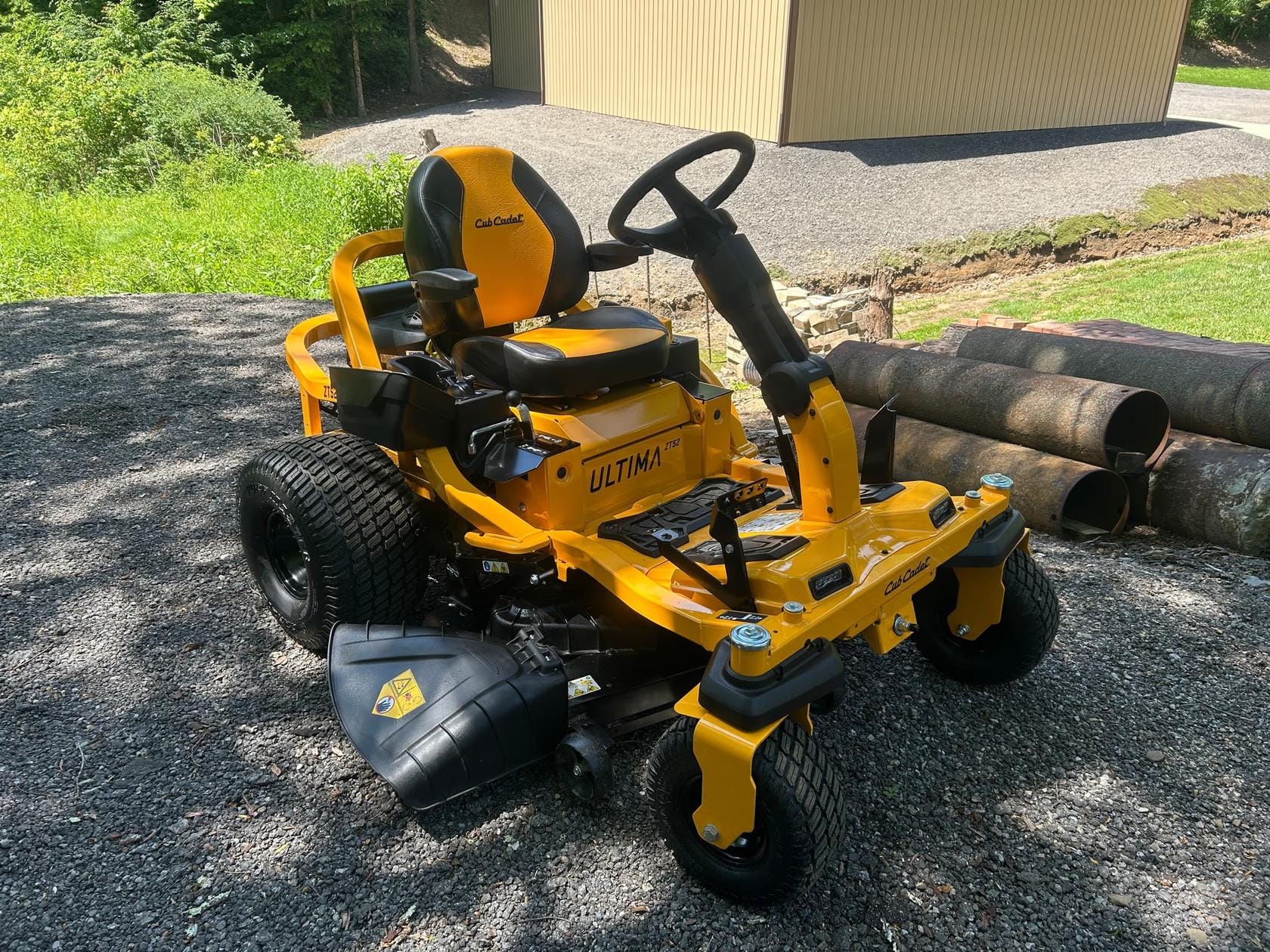 2024 Cub Cadet Ultima ZTS2 Equipment Image0