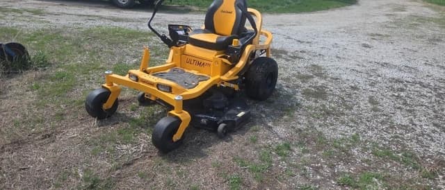 Image of Cub Cadet Ultima ZT1 equipment image 1