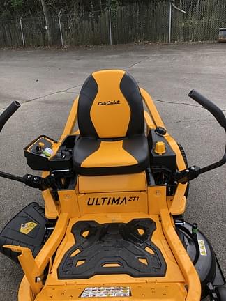 Image of Cub Cadet Ultima ZT1 equipment image 4