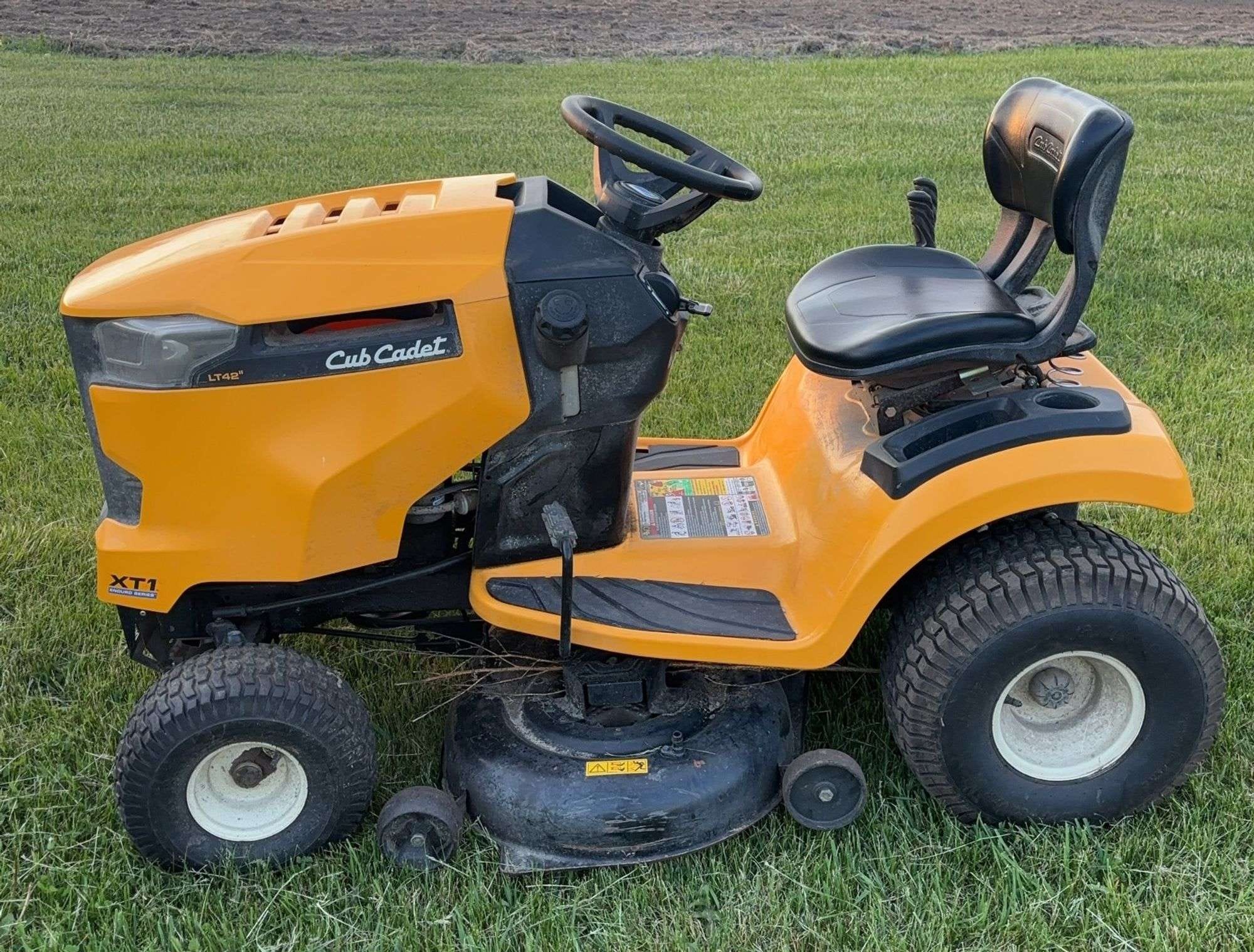Cub Cadet Ultima ZT1 Equipment Image0