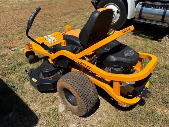 Image of Cub Cadet Ultima ZT1 equipment image 4