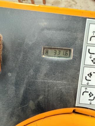 Image of Cub Cadet Ultima ZT2 equipment image 3