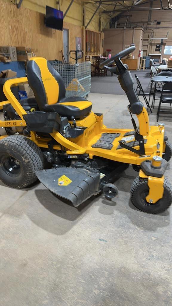 Image of Cub Cadet Ultima ZTS1 equipment image 3