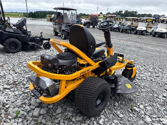 Image of Cub Cadet Ultima ZTS2 equipment image 2