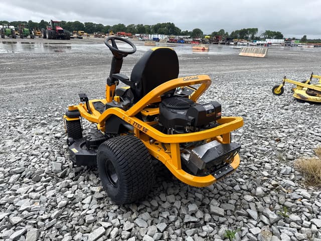 Image of Cub Cadet Ultima ZTS2 equipment image 3