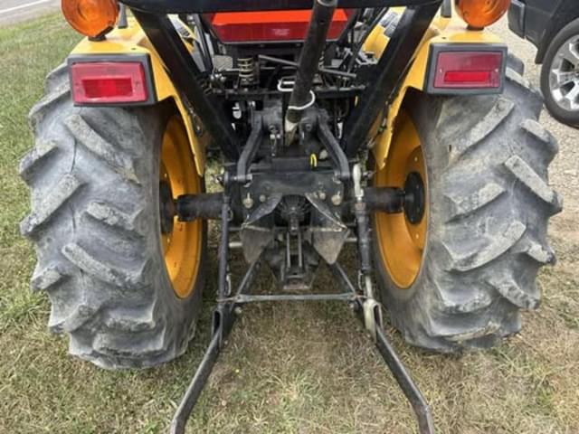 Image of Cub Cadet EX3200 equipment image 4