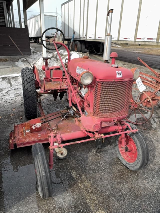 Image of Farmall Cub equipment image 1