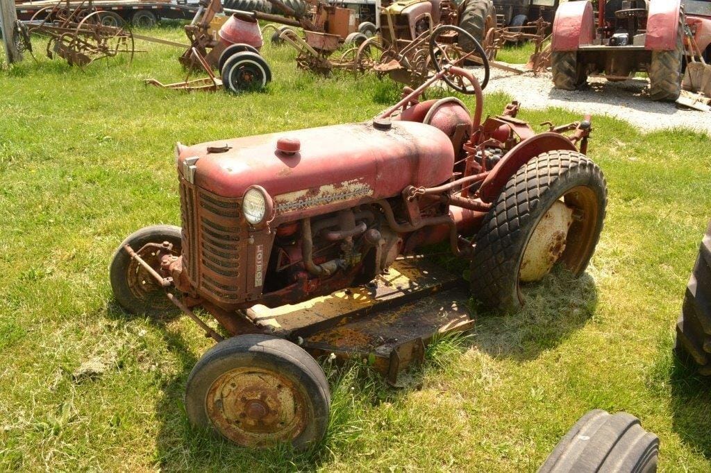 Main image International Harvester Cub Lo-Boy