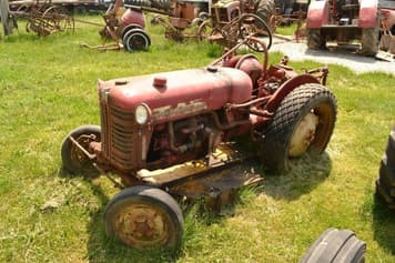 Main image International Harvester Cub Lo-Boy