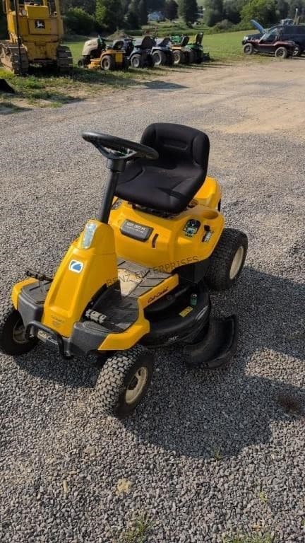 Image of Cub Cadet CC30H equipment image 4