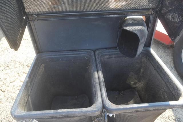 Image of Cub Cadet CC30H equipment image 3