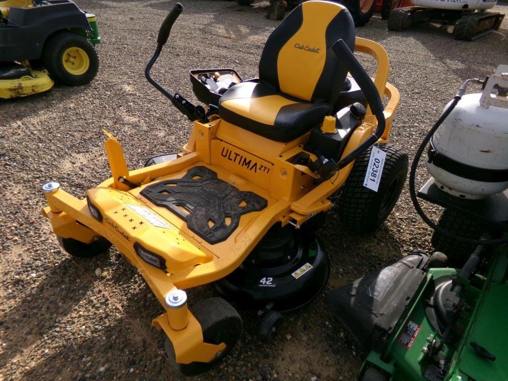 Main image Cub Cadet Ultima ZT1