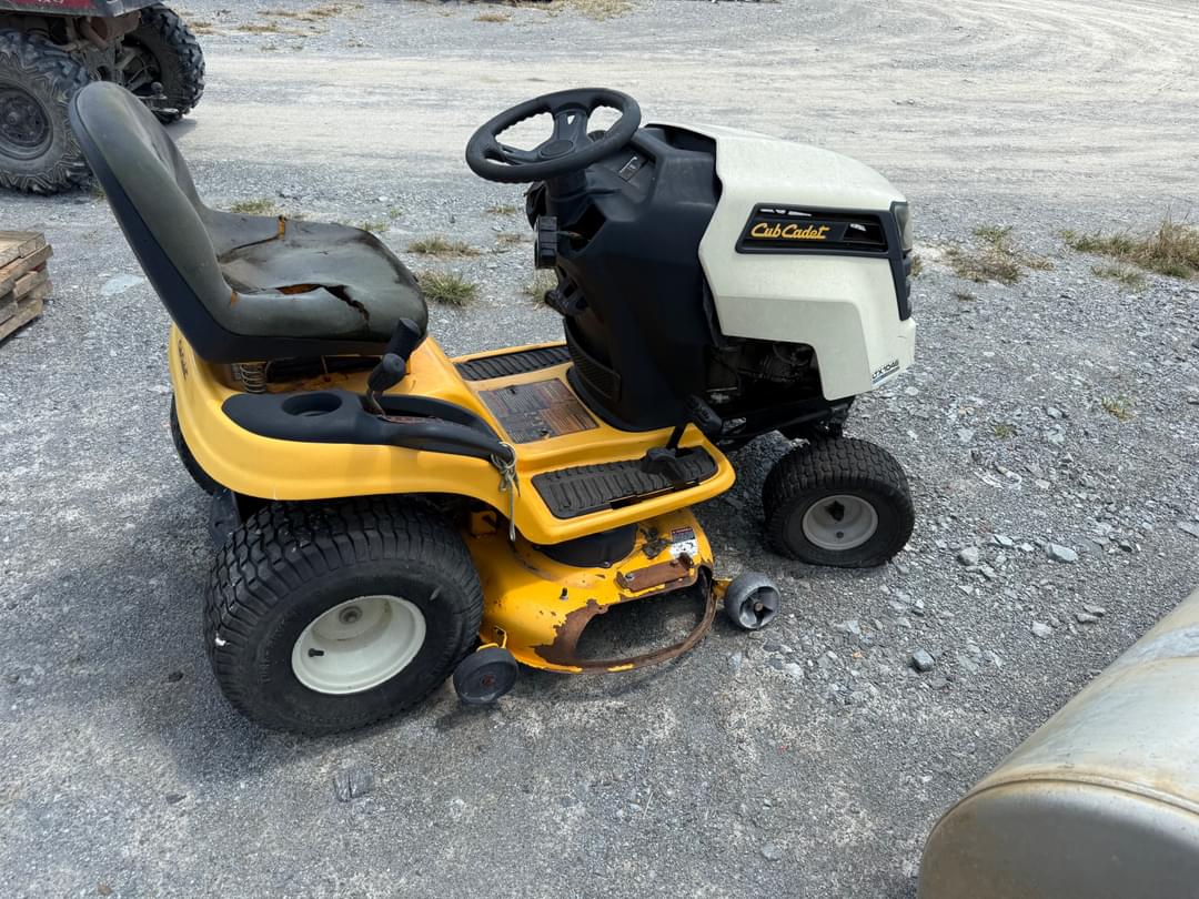 Image of Cub Cadet LTX1046 Image 0