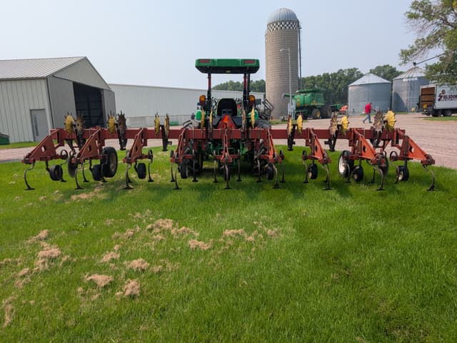 Image of Case IH 183 equipment image 3