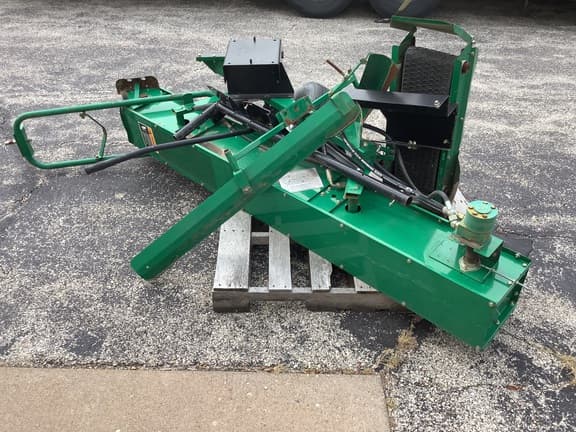 Image of Cushman Core Harvester equipment image 1