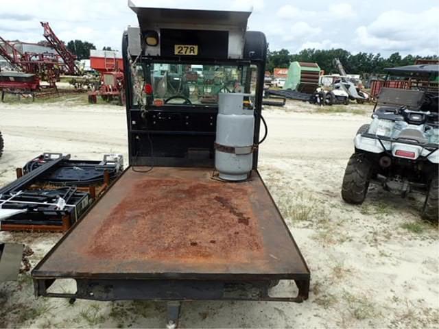 Image of Cushman Haulster equipment image 2