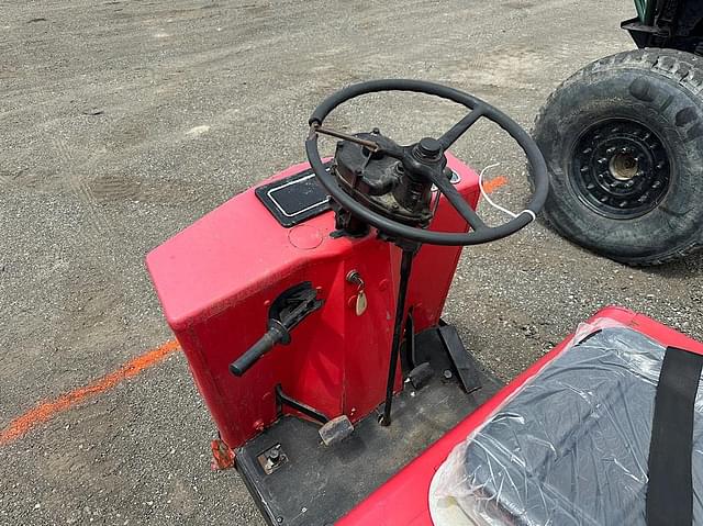 Image of Cushman Truckster equipment image 4