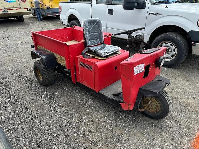 Image of Cushman Truckster equipment image 1