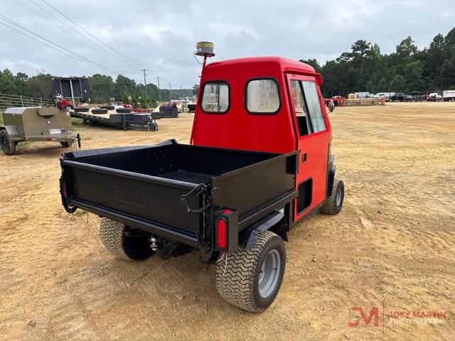 Image of Cushman Turf Truckster equipment image 1