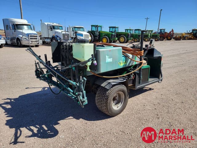 Image of Cushman Turf Truckster equipment image 3