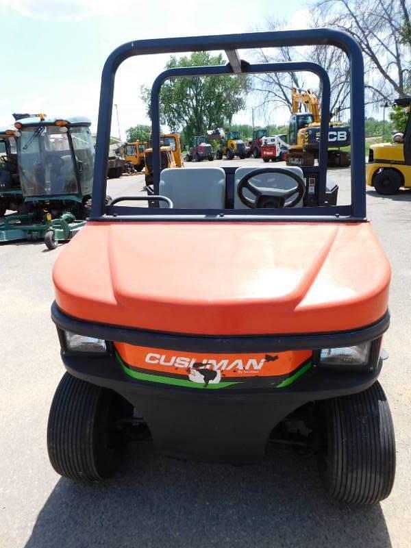 Image of Cushman Turf Truckster equipment image 1