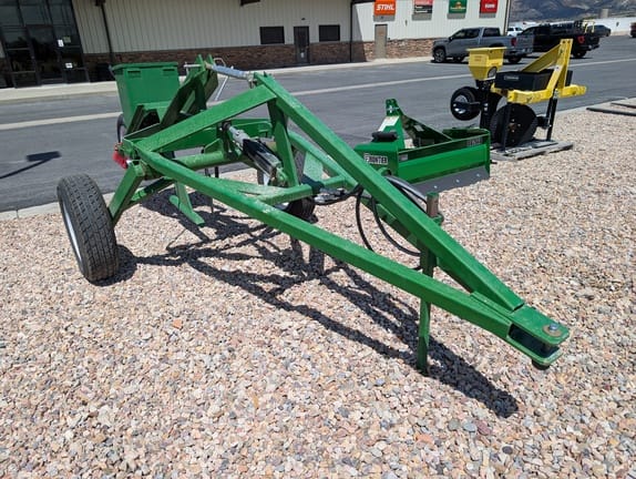 Custom Built Gopher Pest-Bait System Equipment Image0