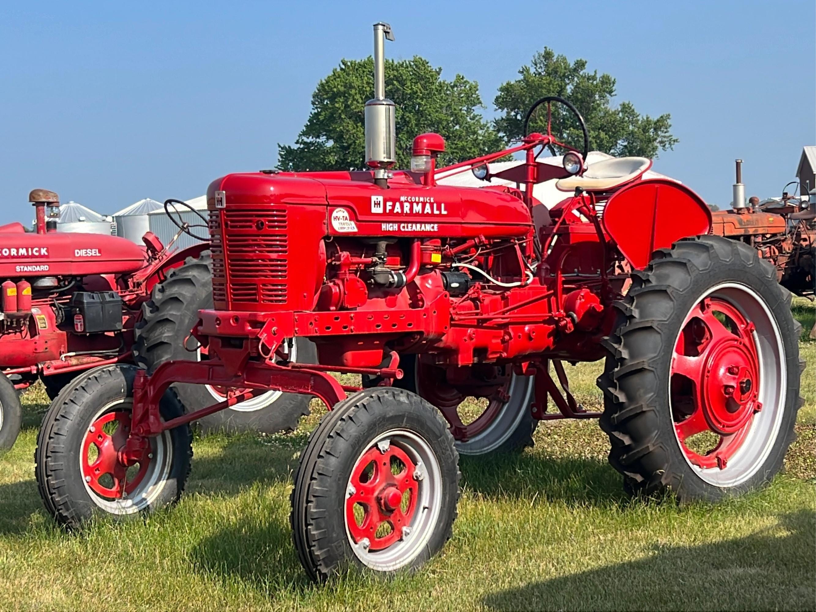 Main image Farmall Super H