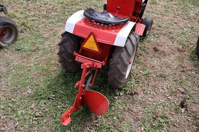 Image of Ford 8N equipment image 3