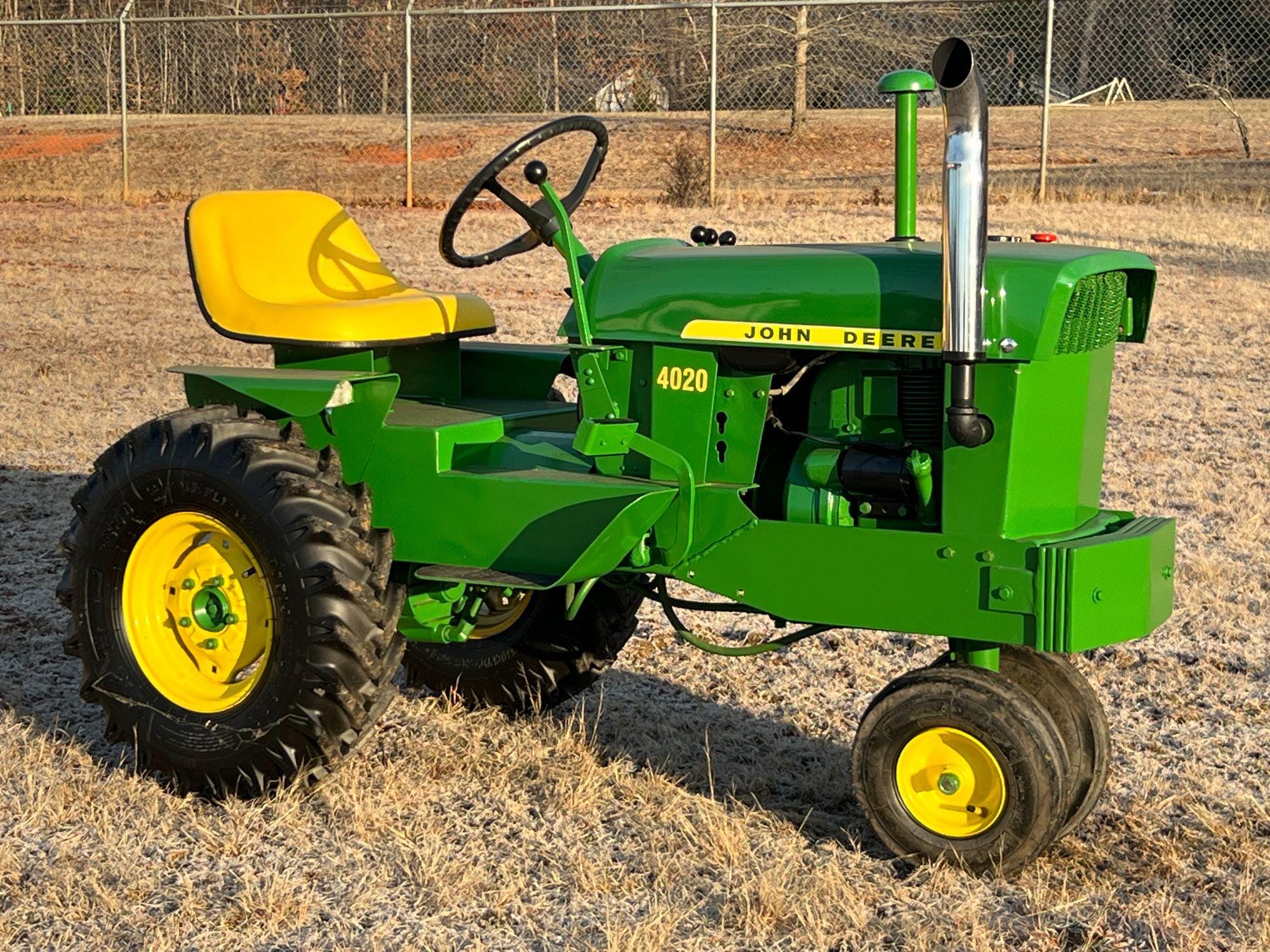 Main image John Deere Custom